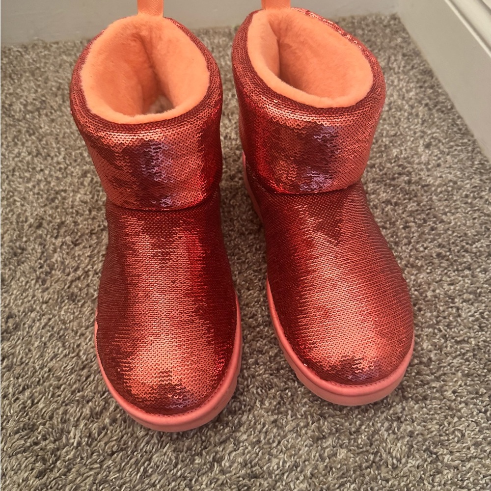 UGG Classic Mini Boot
Mirror Ball Starfish Pink (Women's)